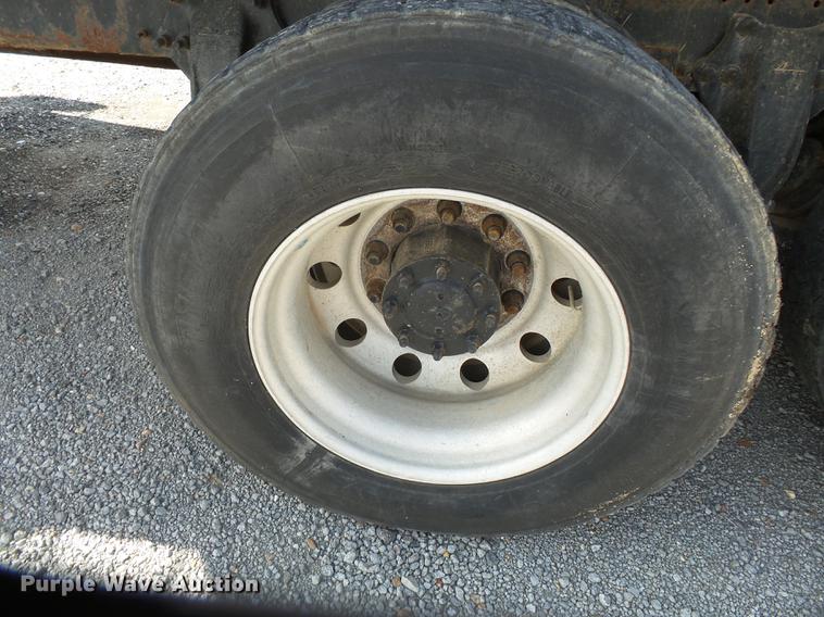 image for item DB7002 2001 Freightliner Century Class fertilizer tender truck