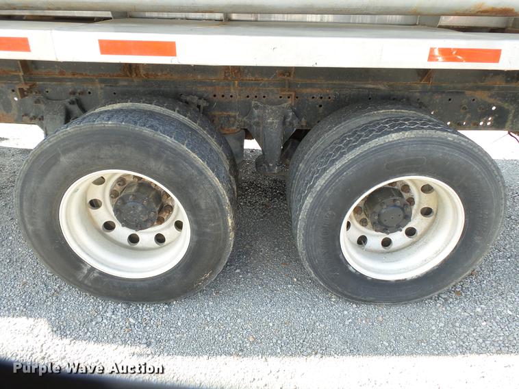 image for item DB7002 2001 Freightliner Century Class fertilizer tender truck