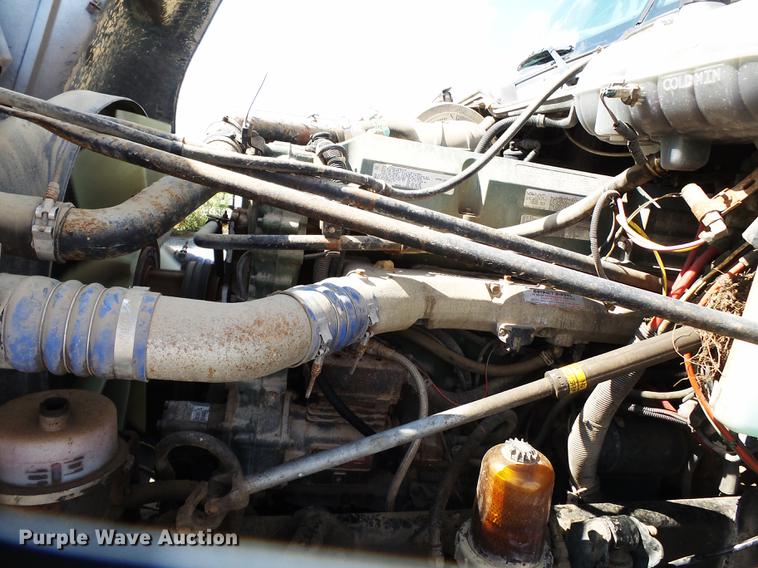 image for item DB7002 2001 Freightliner Century Class fertilizer tender truck