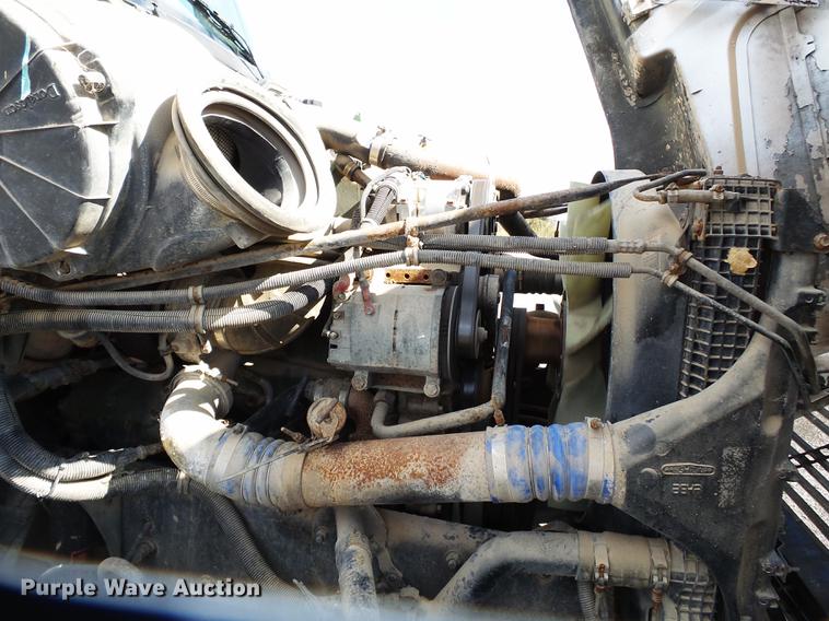 image for item DB7002 2001 Freightliner Century Class fertilizer tender truck