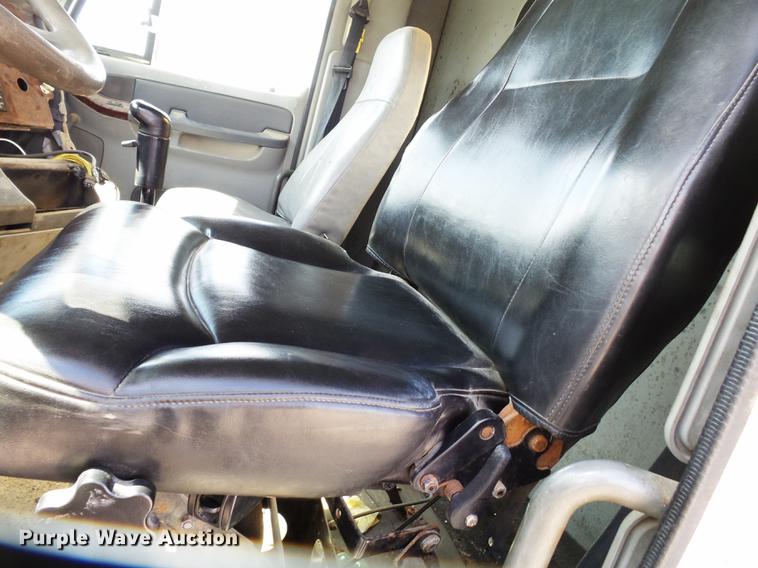 image for item DB7002 2001 Freightliner Century Class fertilizer tender truck