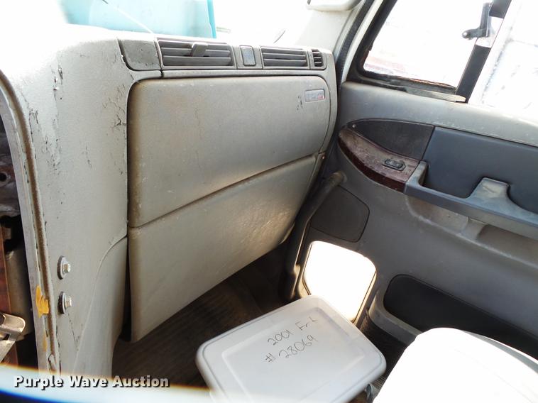 image for item DB7002 2001 Freightliner Century Class fertilizer tender truck