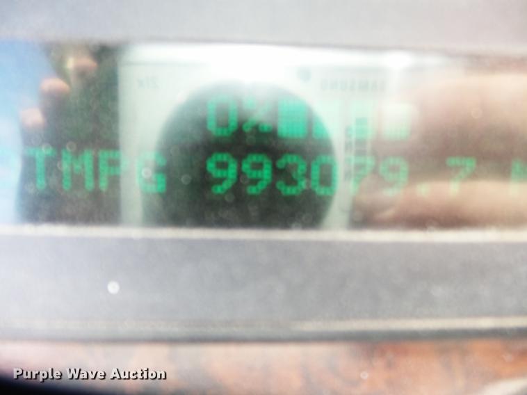 image for item DB7002 2001 Freightliner Century Class fertilizer tender truck