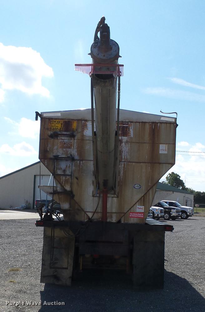 image for item DB7003 1994 International 9400 fertilizer tender truck