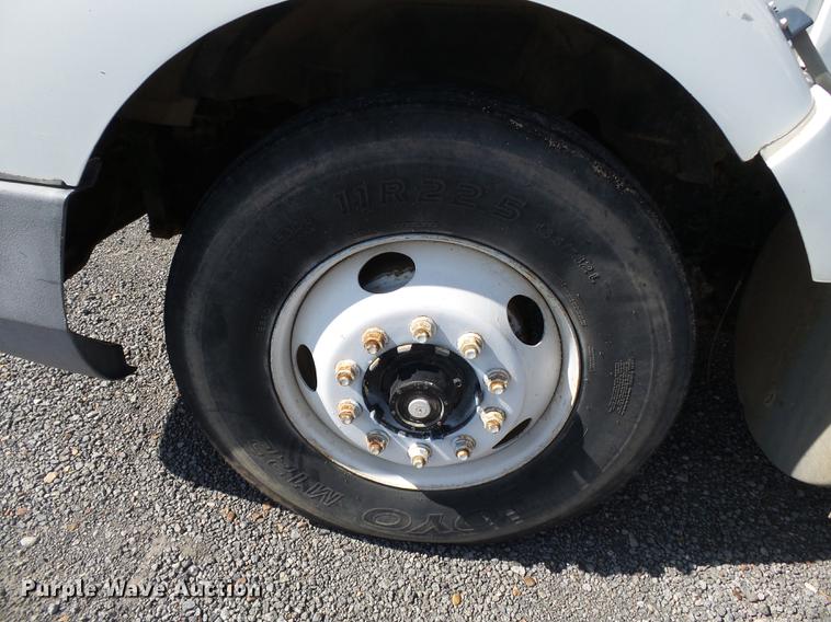 image for item DB7003 1994 International 9400 fertilizer tender truck