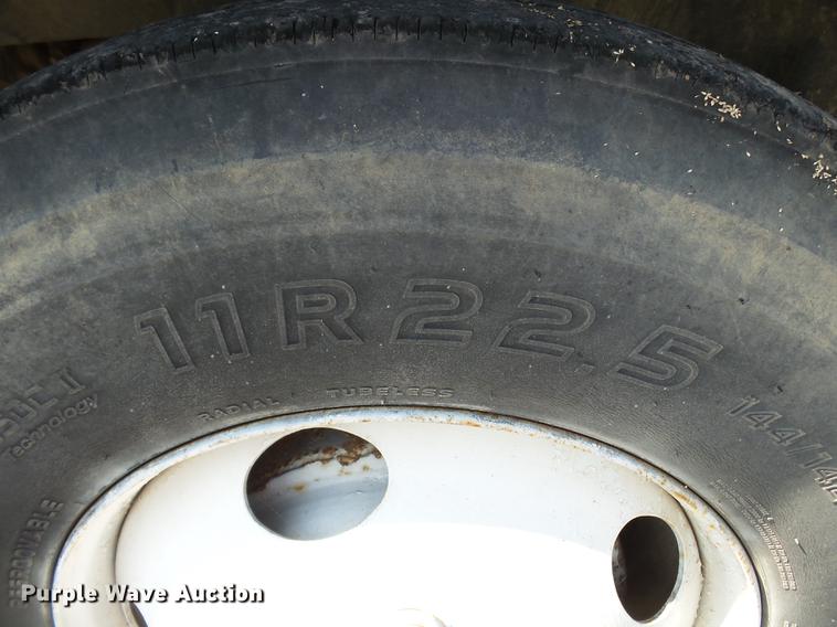 image for item DB7003 1994 International 9400 fertilizer tender truck