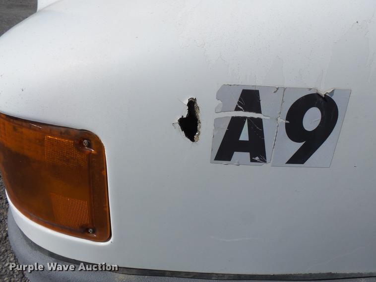 image for item DB7003 1994 International 9400 fertilizer tender truck