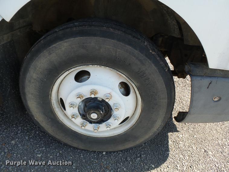 image for item DB7003 1994 International 9400 fertilizer tender truck