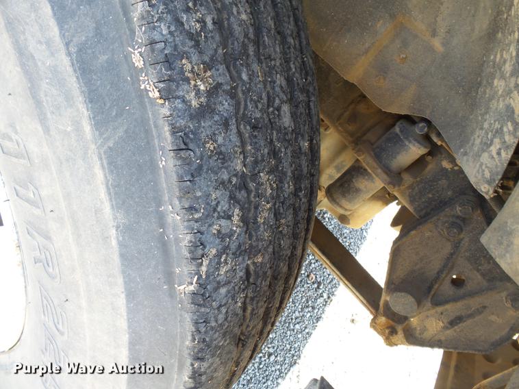 image for item DB7003 1994 International 9400 fertilizer tender truck