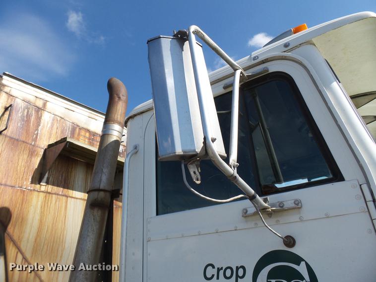 image for item DB7003 1994 International 9400 fertilizer tender truck