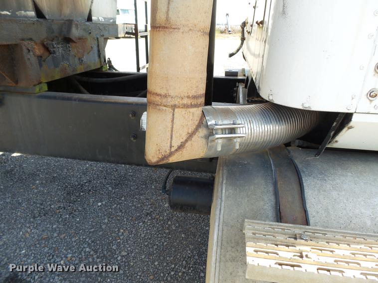 image for item DB7003 1994 International 9400 fertilizer tender truck