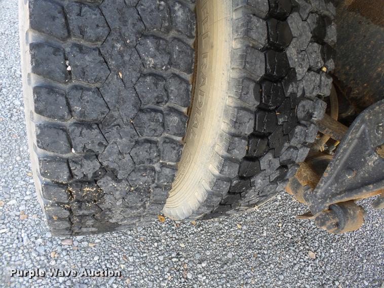 image for item DB7003 1994 International 9400 fertilizer tender truck