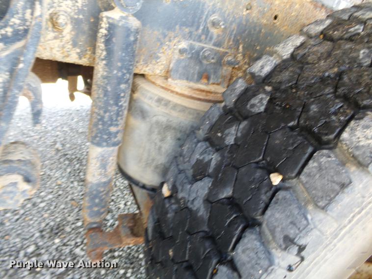 image for item DB7003 1994 International 9400 fertilizer tender truck