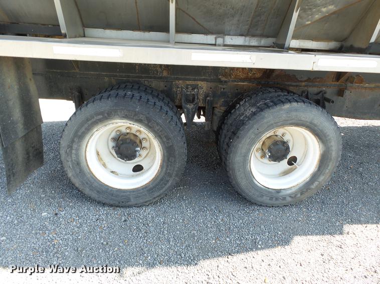 image for item DB7003 1994 International 9400 fertilizer tender truck