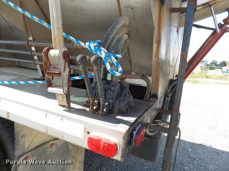 image for item DB7003 1994 International 9400 fertilizer tender truck