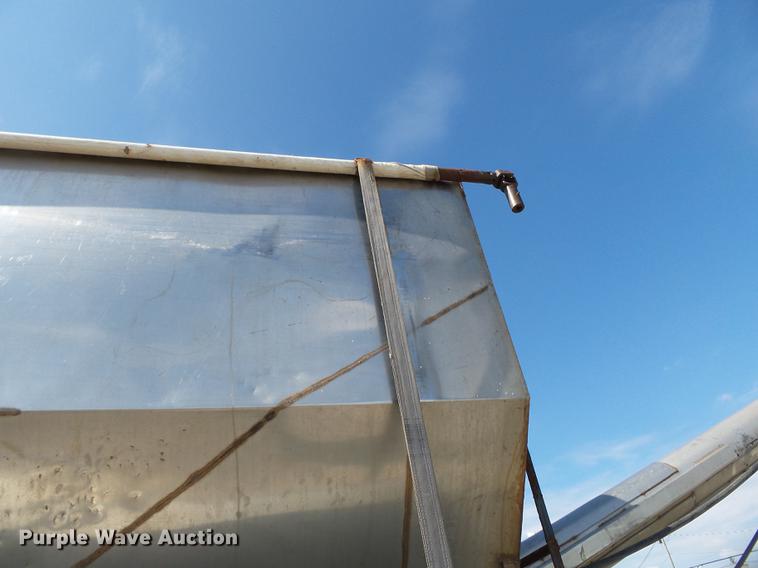 image for item DB7003 1994 International 9400 fertilizer tender truck