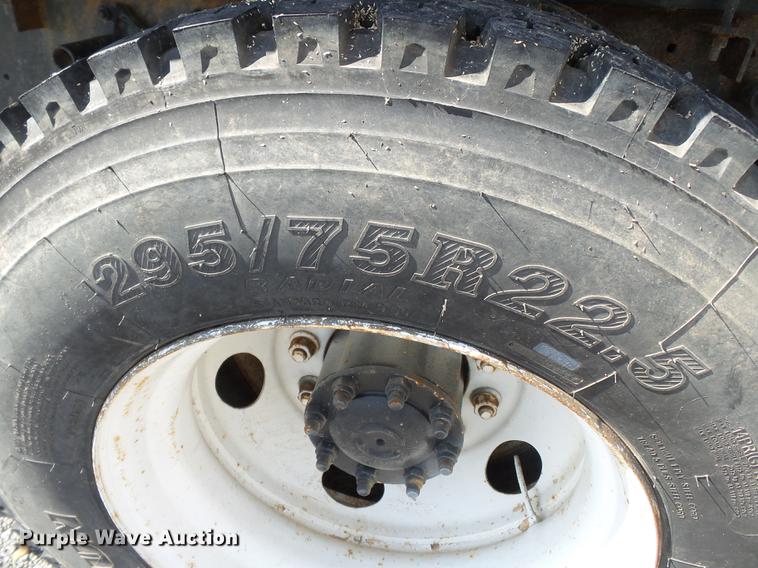 image for item DB7003 1994 International 9400 fertilizer tender truck