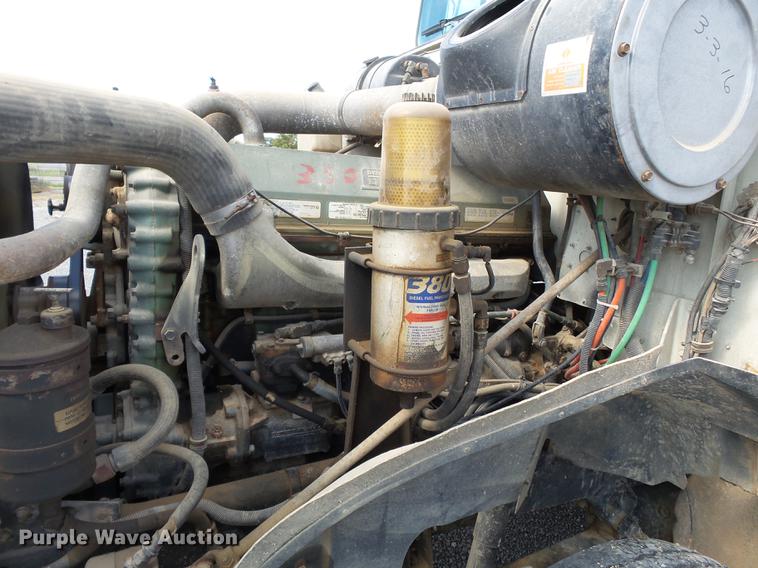 image for item DB7003 1994 International 9400 fertilizer tender truck