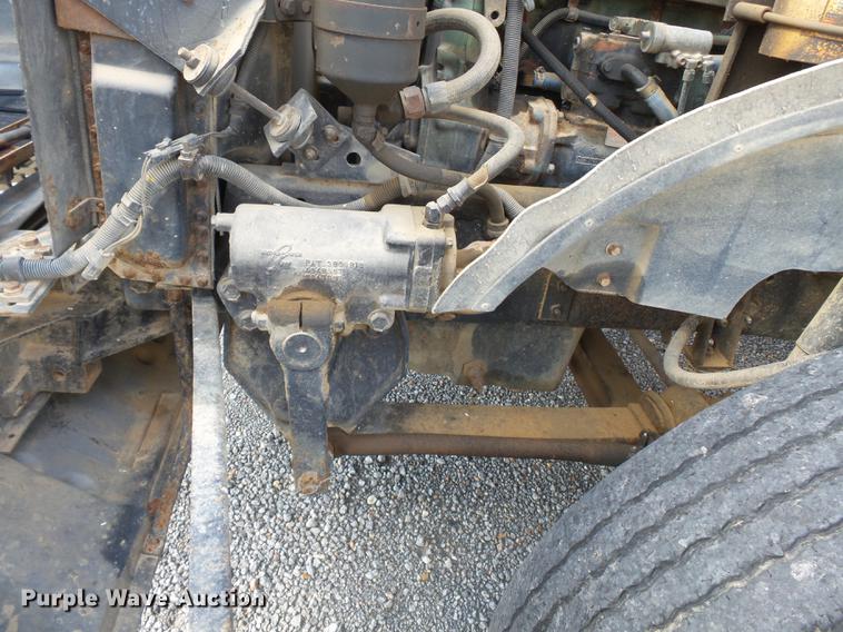 image for item DB7003 1994 International 9400 fertilizer tender truck