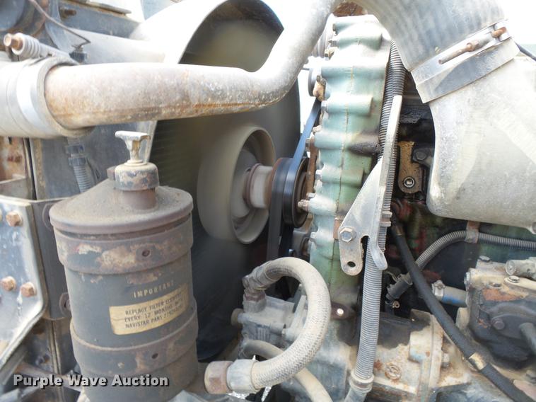 image for item DB7003 1994 International 9400 fertilizer tender truck