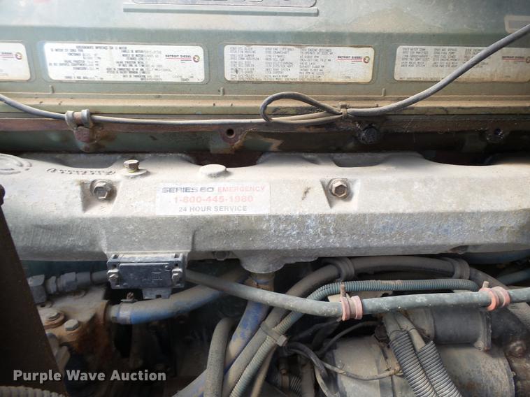 image for item DB7003 1994 International 9400 fertilizer tender truck