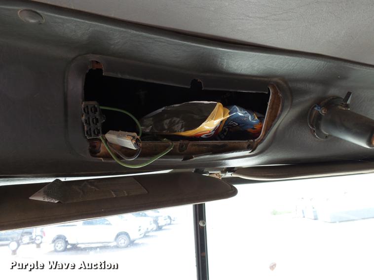 image for item DB7003 1994 International 9400 fertilizer tender truck