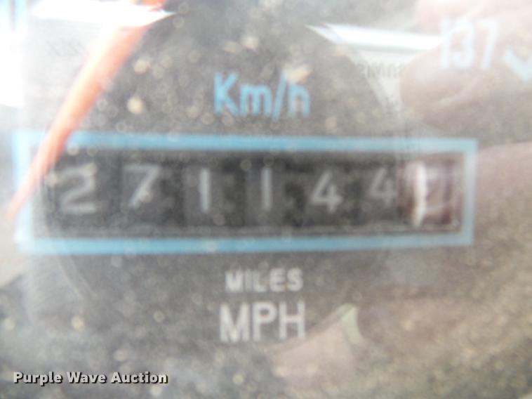 image for item DB7003 1994 International 9400 fertilizer tender truck