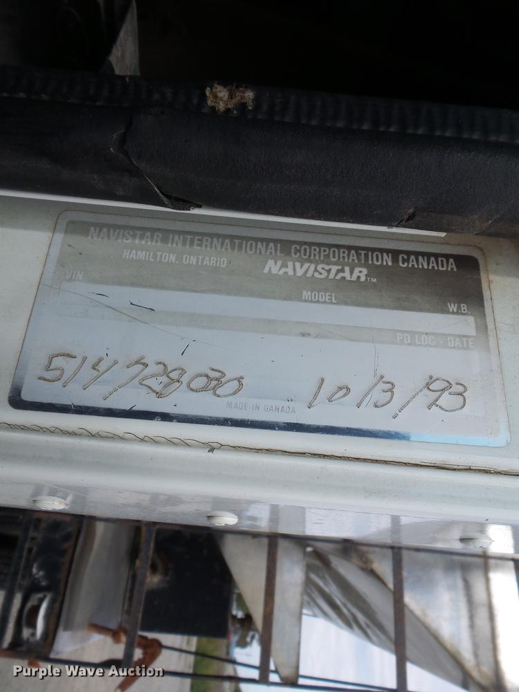 image for item DB7003 1994 International 9400 fertilizer tender truck