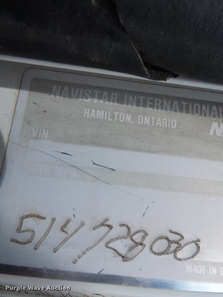 image for item DB7003 1994 International 9400 fertilizer tender truck