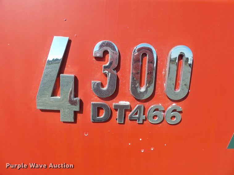 image for item DB7004 2002 International 4300 fertilizer tender truck