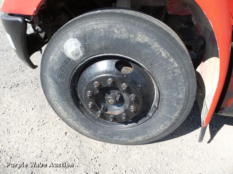 image for item DB7004 2002 International 4300 fertilizer tender truck