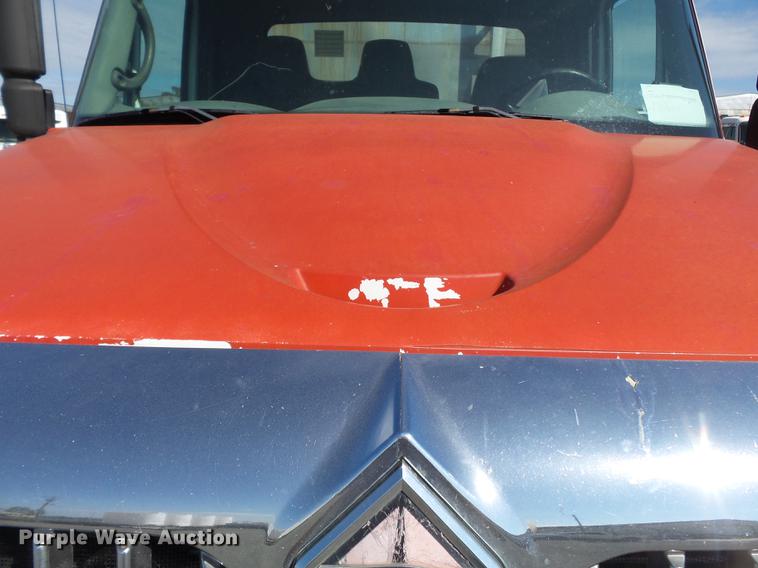 image for item DB7004 2002 International 4300 fertilizer tender truck