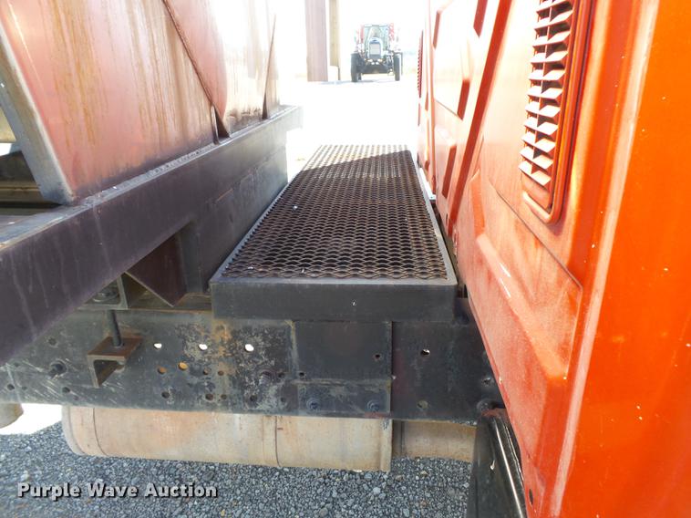 image for item DB7004 2002 International 4300 fertilizer tender truck