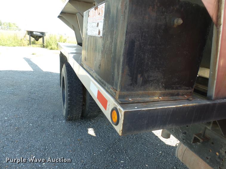 image for item DB7004 2002 International 4300 fertilizer tender truck