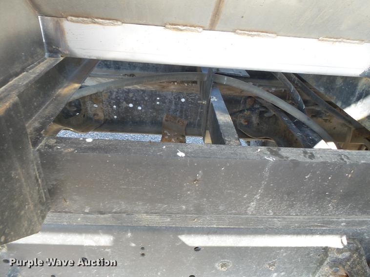 image for item DB7004 2002 International 4300 fertilizer tender truck