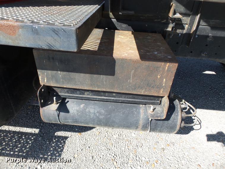 image for item DB7004 2002 International 4300 fertilizer tender truck