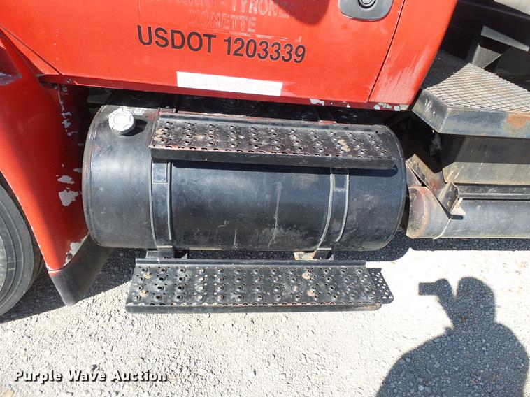 image for item DB7004 2002 International 4300 fertilizer tender truck