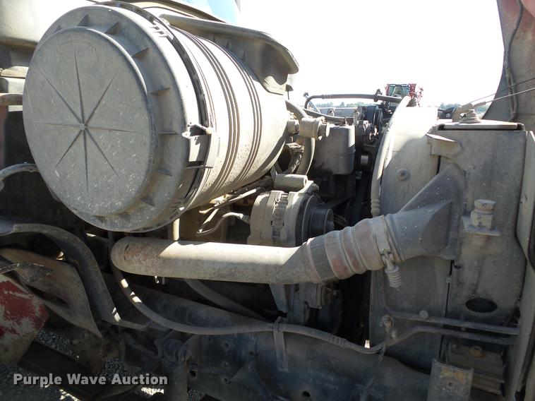 image for item DB7004 2002 International 4300 fertilizer tender truck