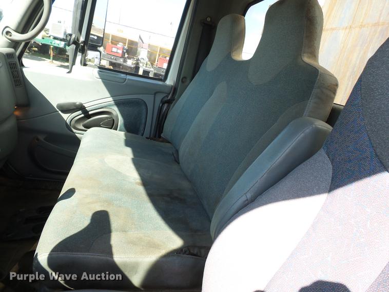 image for item DB7004 2002 International 4300 fertilizer tender truck