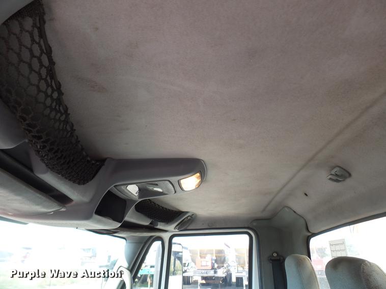 image for item DB7004 2002 International 4300 fertilizer tender truck