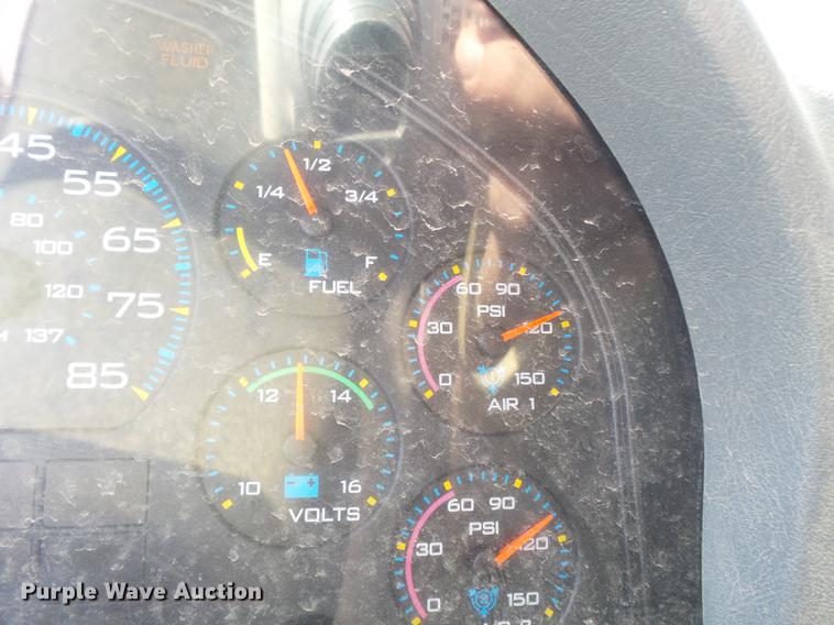 image for item DB7004 2002 International 4300 fertilizer tender truck