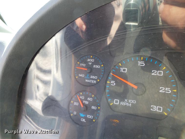 image for item DB7004 2002 International 4300 fertilizer tender truck