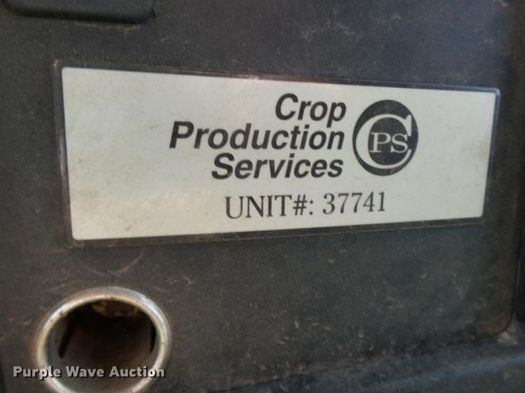 image for item DB7004 2002 International 4300 fertilizer tender truck