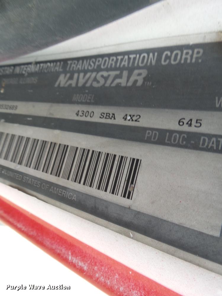 image for item DB7004 2002 International 4300 fertilizer tender truck