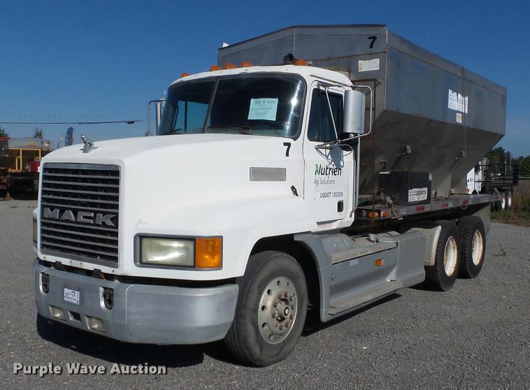 image for item DB7006 1997 Mack CH613 fertilizer tender truck