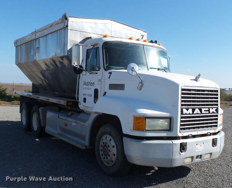 image for item DB7006 1997 Mack CH613 fertilizer tender truck