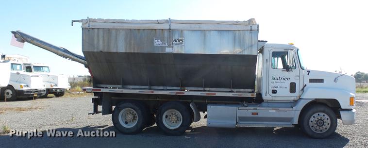 image for item DB7006 1997 Mack CH613 fertilizer tender truck