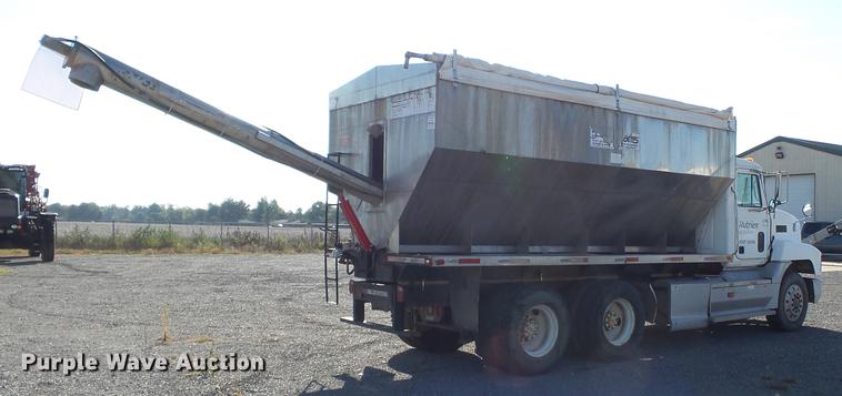 image for item DB7006 1997 Mack CH613 fertilizer tender truck