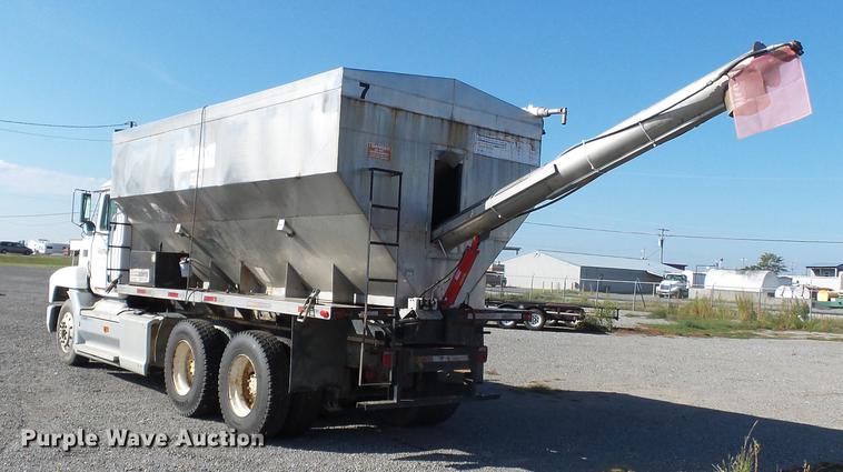 image for item DB7006 1997 Mack CH613 fertilizer tender truck