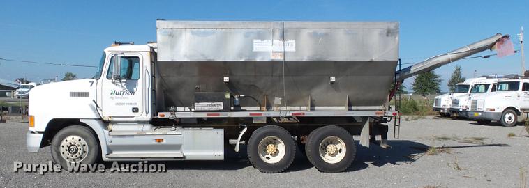image for item DB7006 1997 Mack CH613 fertilizer tender truck